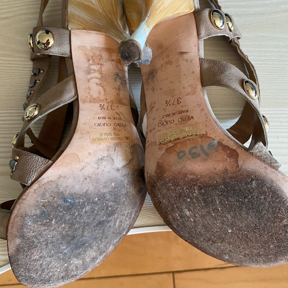 Designer Shoes - Picture 2 of 3